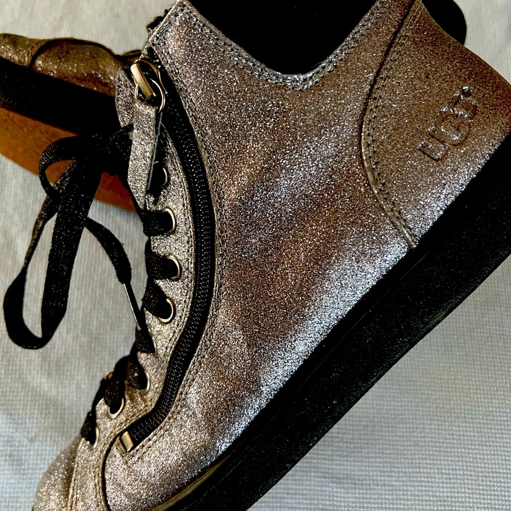 Ugg side zip glitter boots 🥾